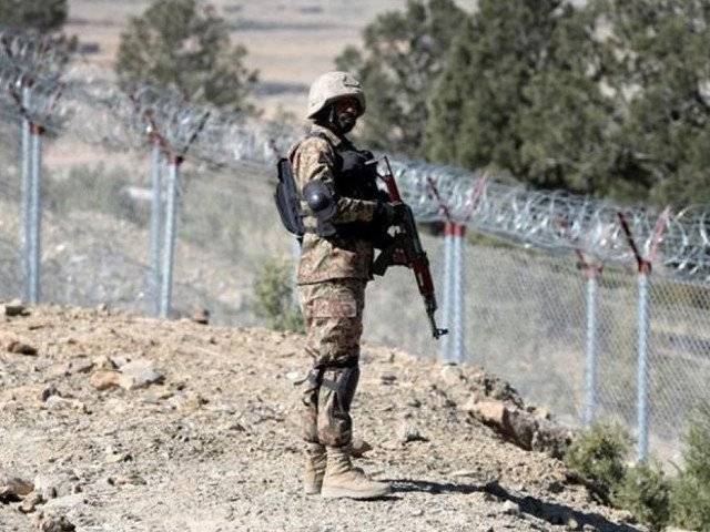 Pakistani soldier martyred as terrorists attack Thall check post: ISPR