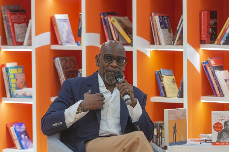 “It is okay to fail but not okay to quit,” Chris Gardner lessons to visitors at 40th Sharjah International Book Fair 