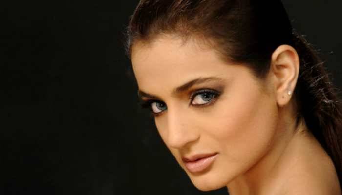 Indian actress Ameesha Patel booked in cheque bounce case