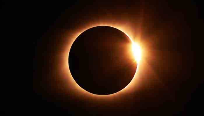 Last solar eclipse of 2021 ends