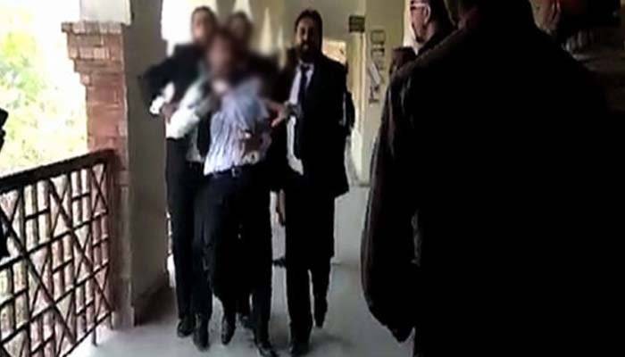 Fake lawyer paraded with blackened face at Lahore court