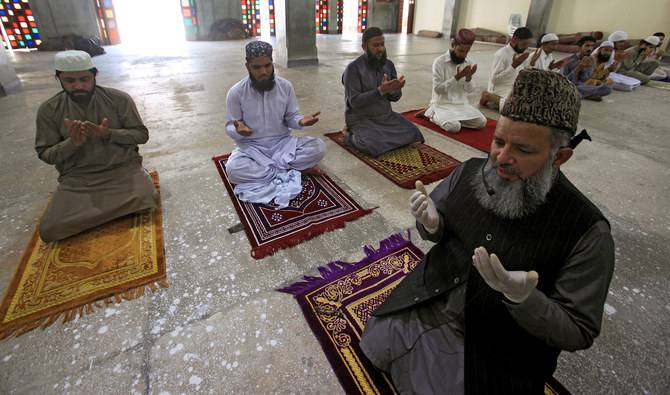 PM Imran Khan launches Rs21,000 monthly stipend for KP prayer leaders