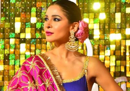 Ayesha Omar’s new dance video in bold dress goes viral 