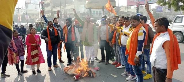 Hindu extremists burn Santa Claus effigy on Christmas Eve