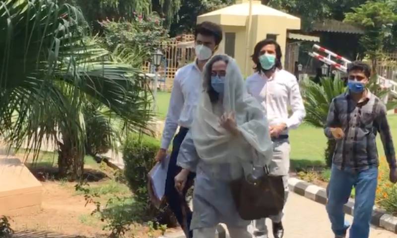Sarina Isa seeks FIR against four men who 'intimidated, harassed' her at Karachi home 