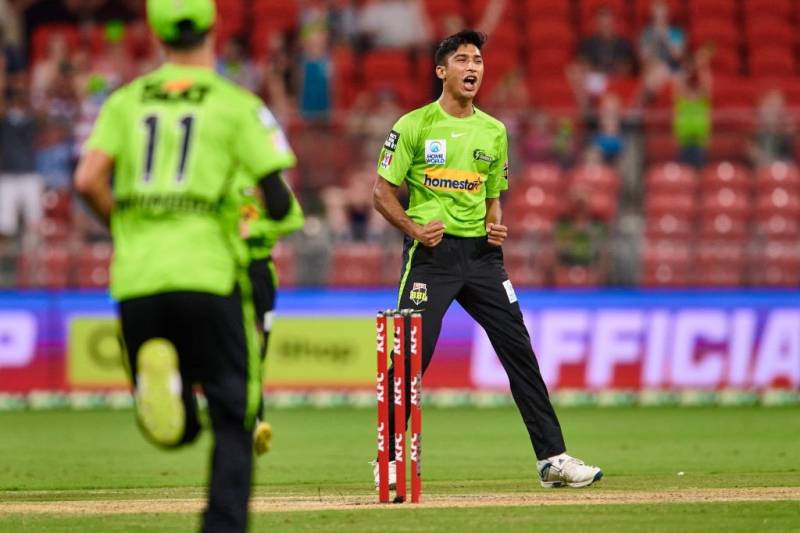 Watch: Pakistan pacer Mohammad Hasnain makes powerful BBL debut