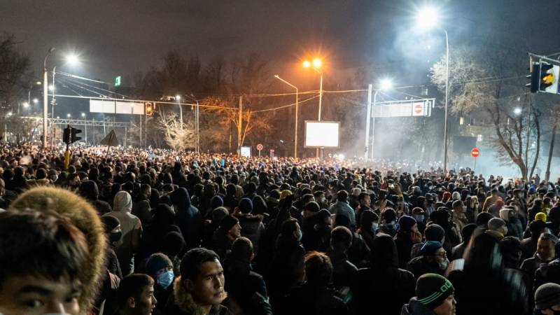 Kazakhstan's govt resigns amid violent protests, emergency declared