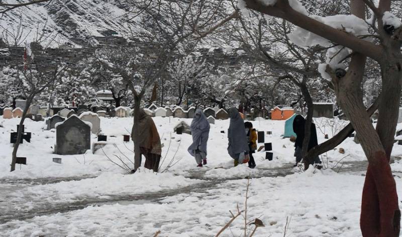 Heavy rain, snow bring life to standstill in Balochistan