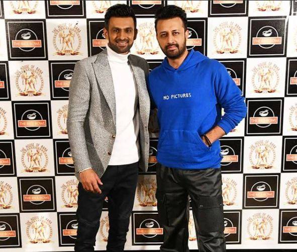 Pakistani stars join Shoaib Malik at his restaurant opening