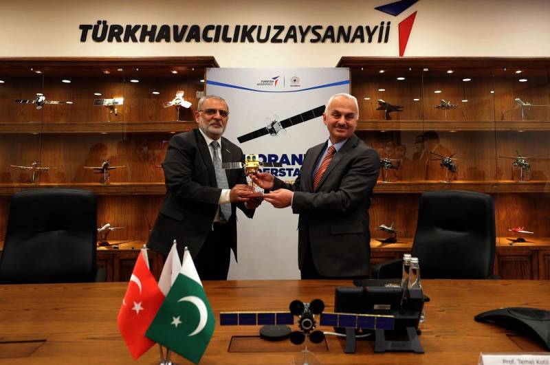 Pakistan joins hands with Turkey to develop satellite projects