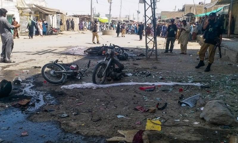 At least five security personnel martyred, scores injured in Sibi blast