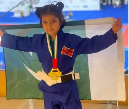 7-year-old Pakistani girl wins gold in International Jiu-Jitsu competition 