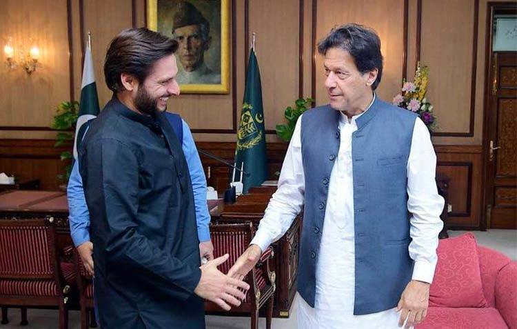 Afridi, Hafeez come forward in support of PM Imran ahead of no-trust vote