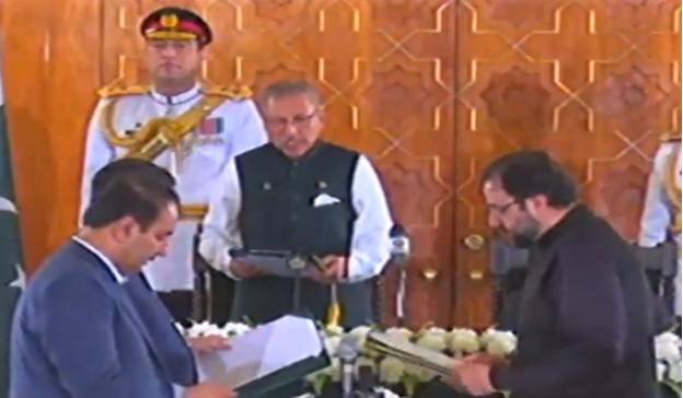 President Alvi administers oath to PM Shehbaz’s cabinet members 