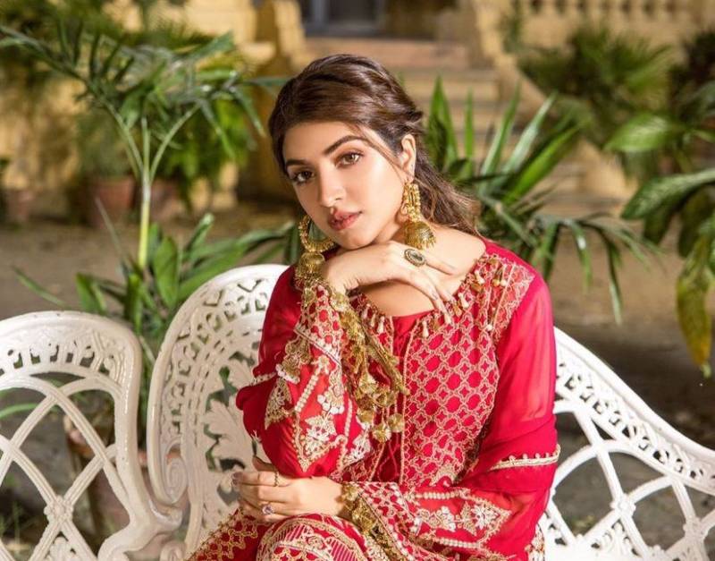 Kinza Hashmi leaves fans awestruck with upcoming drama's first look