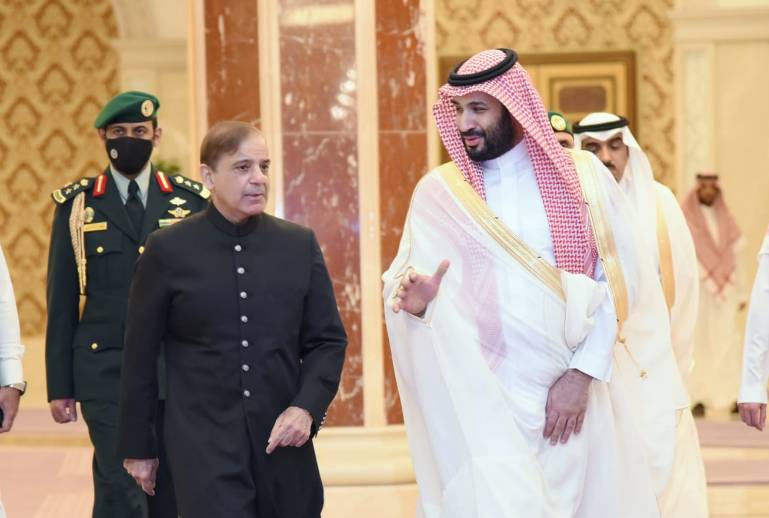 Pakistan, Saudi Arabia to discuss augmenting kingdom's $3bn deposit