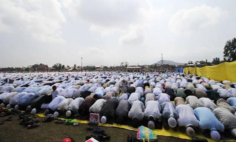 Indian-occupied Kashmir celebrates Eidul-Fitr with Pakistan amid inhumane restrictions