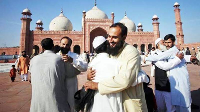 Pakistan celebrates Eid-ul-Fitr with religious fervor 