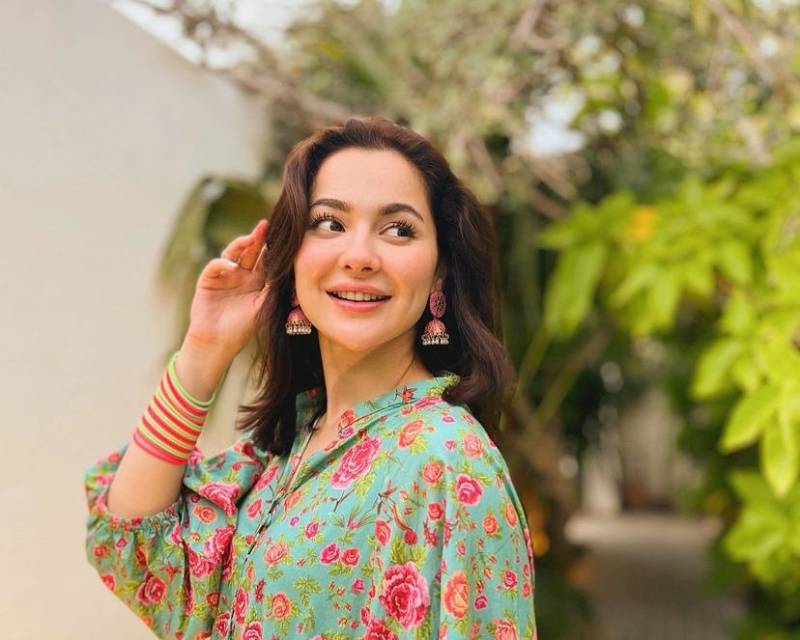Hania Aamir feels more comfortable to shoot romantic scenes with friends