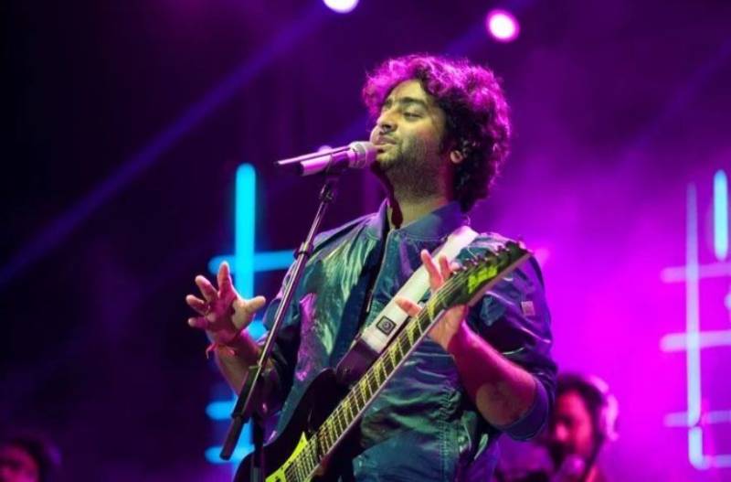 Watch - Indian singer Arijit Singh says he is coming to Pakistan