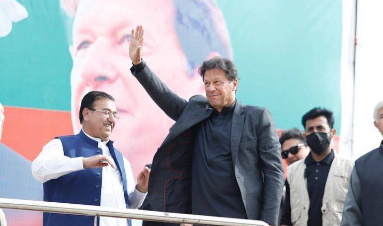 Ex-PM Imran says nation watching neutrals’ role as crackdown intensifies ahead of PTI's long march