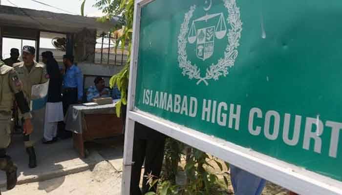 IHC bars police from harassing PTI leaders ahead of Azadi March