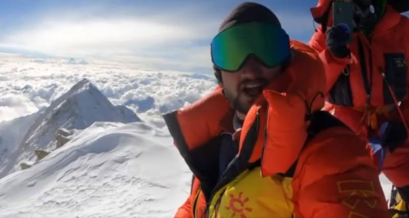 Shehroze Kashif climbs world's third highest peak to pay tribute to Pakistan Army’s martyrs (VIDEO)