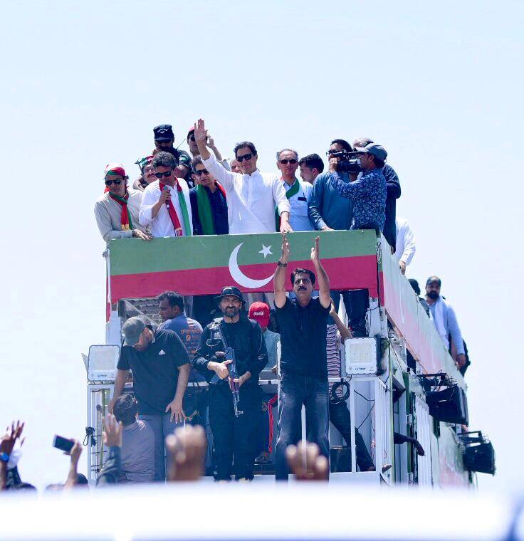 Azadi March concludes as Imran Khan gives six-day deadline to govt for announcing elections
