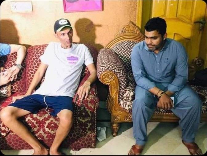 Umar Akmal visits ailing cricketer Zulqarnain Haider