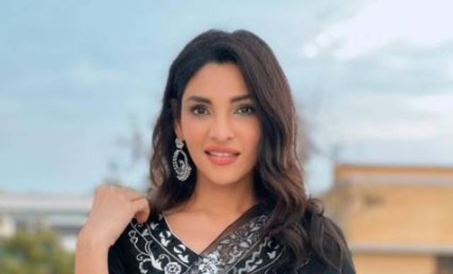 Zhalay Sarhadi clarifies her statement about Hania Aamir and 'toxic' social media