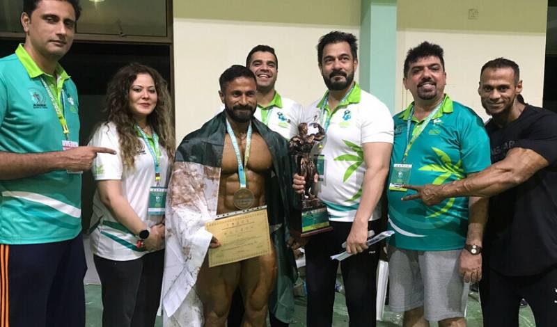 Pakistan's Shahzad Qureshi beats Indian bodybuilder to bag gold at Asian event