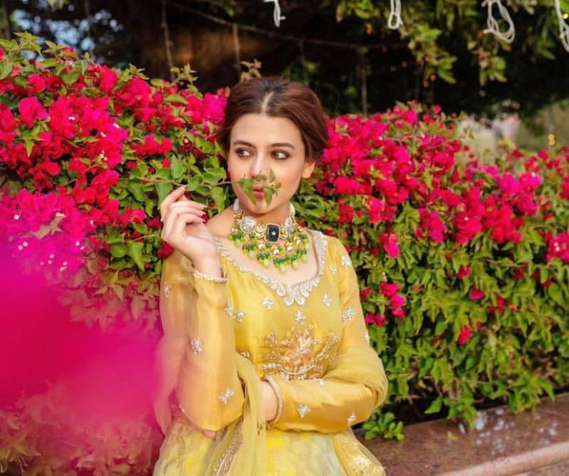 Zara Noor Abbas looks like a vision in her latest clicks