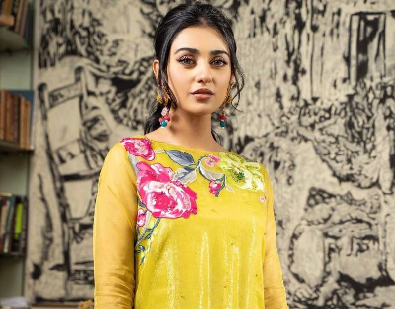 Sarah Khan looks stunning in her latest video