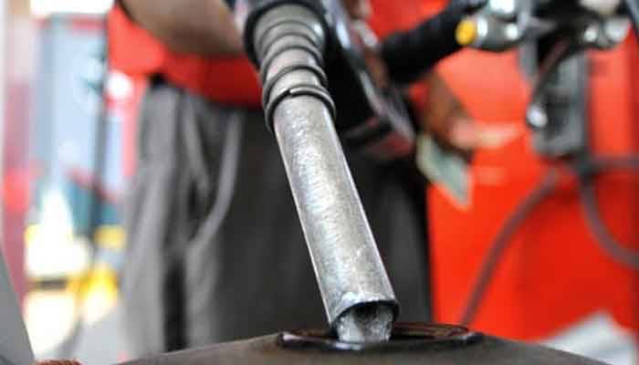 Pakistan decreases petrol, increases diesel and kerosene oil prices
