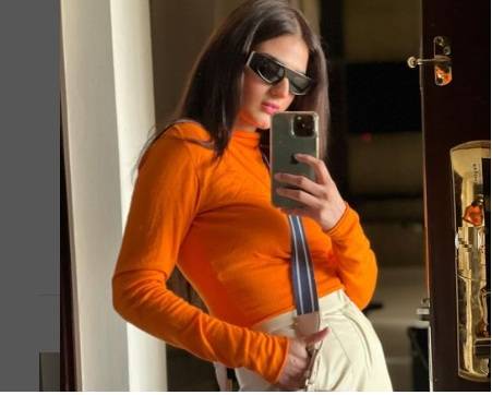 Hira Mani exudes tangerine vibes in latest photos