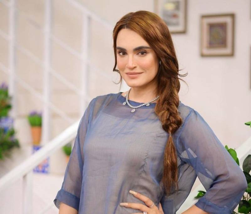 Nadia Hussain wins hearts with latest video