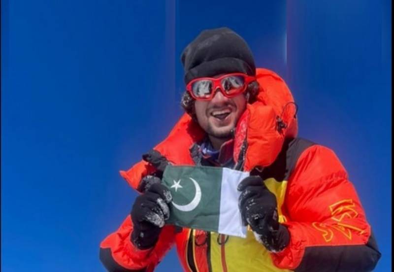 Pakistani mountaineer Shehroze Kashif sets new world record
