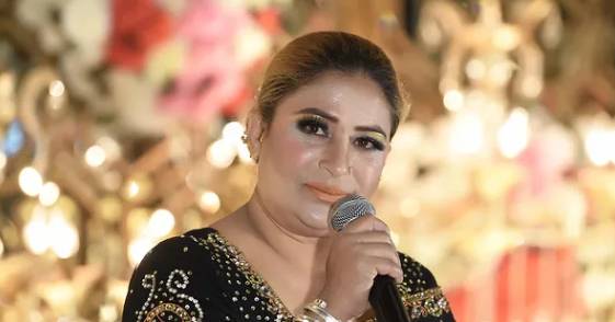Naseebo Lal bewitches fans with her soulful voice in new video