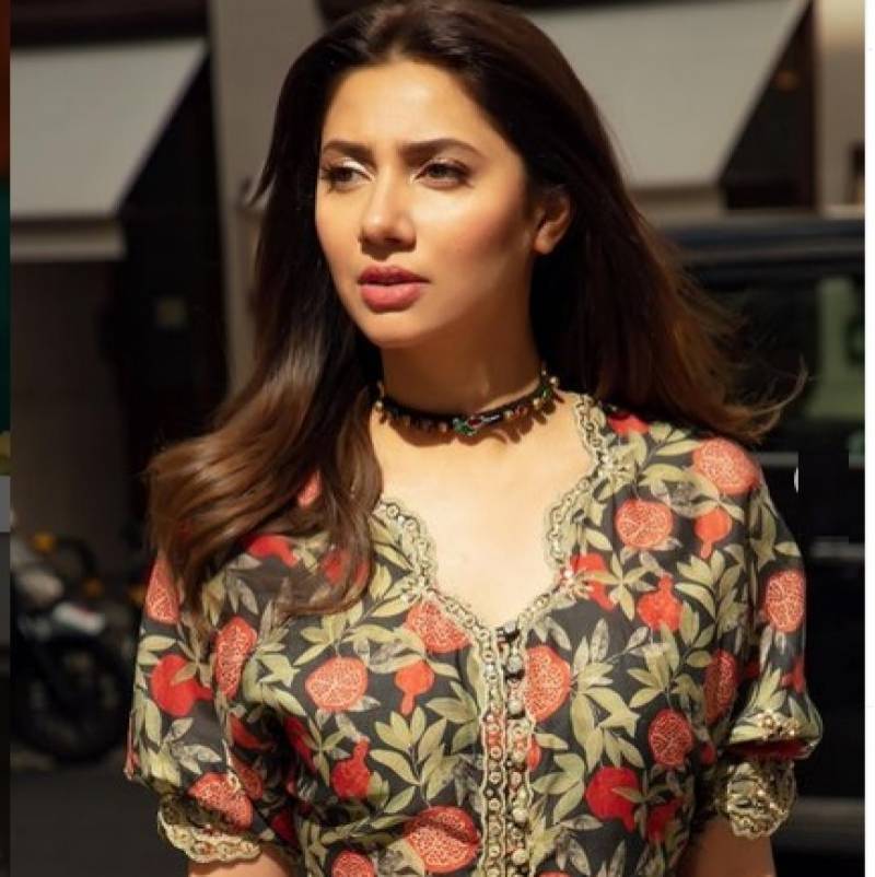 Mahira Khan takes the internet by storm with latest video