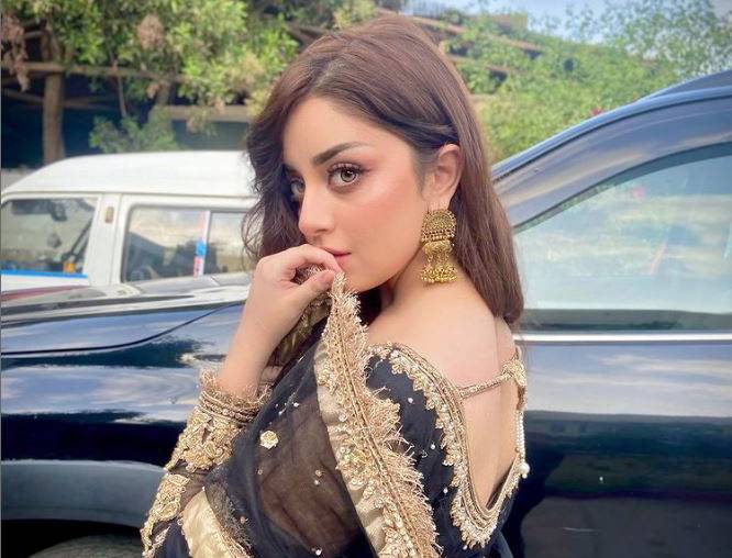 Alizeh Shah leaves jaws dropped in latest pictures