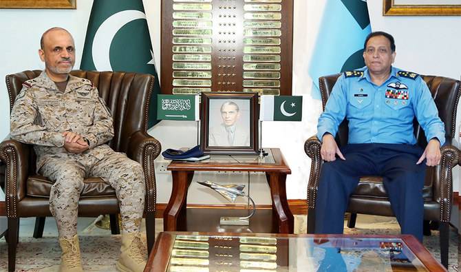 Top Pakistani, Saudi military commanders discuss regional security, defence cooperation