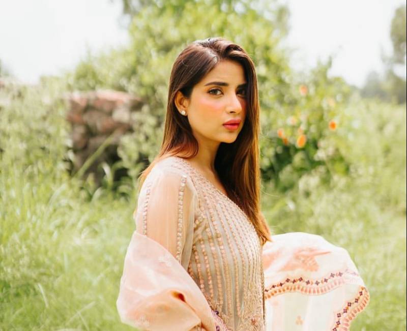 Saboor Aly glams up in a dazzling eastern outfit
