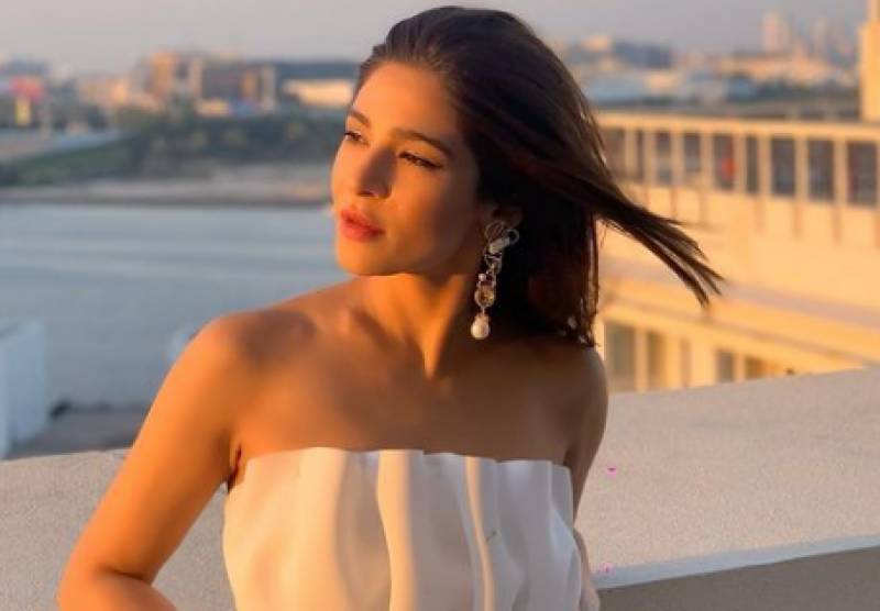Ayesha Omar’s bold pictures at beach set internet on fire