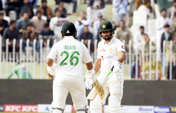 PAKvENG, 1st Test - Pakistan lose seven wickets as trail by 158 runs on Day 3