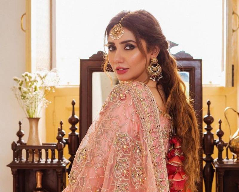 Mahira Khan looks drop-dead gorgeous in new fashion shoot for Faraz Manan