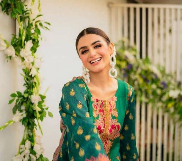 Hira Mani slays fashion goals with friends in latest video