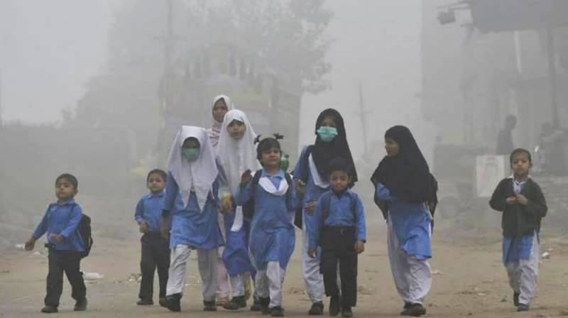 Three-day weekly closure of schools announced in Lahore as smog worsens