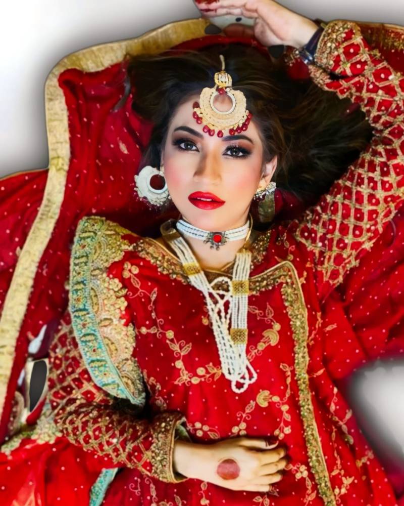 ‘Parizaad’ famed Ilma Jaffri dazzles fans with gorgeous bridal shoot