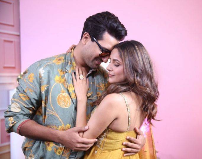 Watch – Vicky Kaushal and Shehnaaz Gill play a fun blinking game