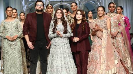 Pakistan celebrities stun at HUM Bridal Couture 2022 ramp